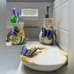 Bathroom set